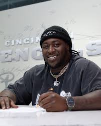 Welcome to The Jungle T.J. Slaton Jr.