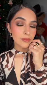 MAQUILLAJE OARA OUTFIT CAFE 🤎, Riding solo eyeshadows vol 2  @beautycreations.cosmetics , Nude x @beautycreations.cosmetics,  Pupilentes/lenses: @haniix_official code PENA 20% off “hope brown”