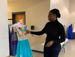 Local Charity Raises Money For Women S Shelter With Low Cost Prom Pop Up Shops