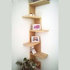 Decouvrez Notre Selection D Etageres D Angle Design Et Pratiques Ideo Etagere Angle Deco Maison Etagere Murale Angle