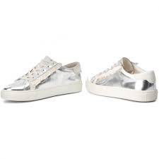Back for fall, this pretty pair is made from smooth white leather and trimmed with navy and white ruffles along the sides.shown here with: Sneakers Tory Burch Ruffle Metallic Sneaker 50107 Silver Perfect Ivory Perfect Ivory 971 Sneakers Low Shoes Women S Shoes Efootwear Eu