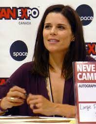 Ross collegiate vocational institute, where she trained in acting and worked in theatre.following a series of guest appearances, she first received recognition for starring in. Neve Campbell Wikipedia