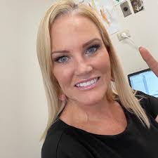 Kerrie Wenzel's Instagram, Twitter & Facebook