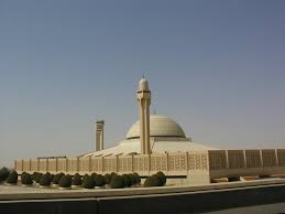 ويمكن للمسافرين التنقُّل بسهولة وسرعة بين مباني الركاب من خلال خدمة حافلات المطار التي تتوفَّر كل 10 دقائق تقريباً. Ø¬Ø§Ù…Ø¹ Ù…Ø·Ø§Ø± Ø§Ù„Ù…Ù„Ùƒ Ø®Ø§Ù„Ø¯ Ø§Ù„Ø¯ÙˆÙ„ÙŠ Mapio Net