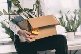Finden sich im arbeitsvertrag und tarifvertrag keine kündigungsfristen, beträgt die kündigungsfrist für arbeitnehmer vier wochen zum 15. Fristlose Kundigung Das Sollten Sie Beachten Tipps Vom Anwalt