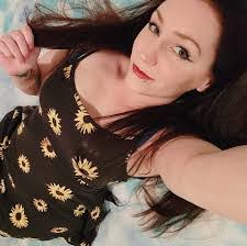 Amber Peavy's Instagram, Twitter & Facebook