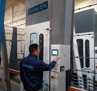Sanken Glass Sandblasting Machine Toughened Glass Plant High-Precision  Mirror Glass Vertical Sandblaster