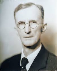Waterford native, Frank Huston Himrod was one of eight children born to Aaron  Mellick Himrod and Mary Jane Cook Himrod. Born in 1862, he lived in  Waterford all his life and served