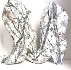 Snow White Camo Bridal Boots By The Expressive Sole Studio On Etsy Com Bridal Boots Camouflage Wedding Camo Wedding Dresses