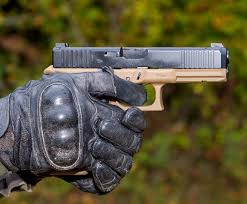 Vis potence barillet colt 1895 revolver. L Armee De Terre Wahlt Glock Pistolen Und Fnh Scar Online Defense Gewehre