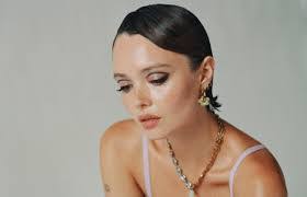 Rose Benjamin's Instagram, Twitter & Facebook