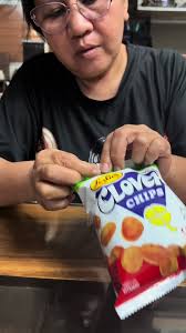 Clover Chips: Pagbubukas at Pagtikim ng Paborito