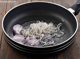 Misal Pav Recipe How To Make Misal Pav Homemade Maharashtrian Misal Pav Recipe Indian Snack Recipes Misal Pav Recipes Pav Recipe