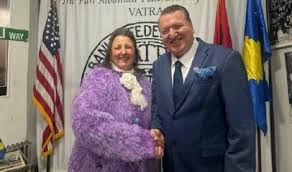 Parashqevi Simaku viziton shoqatën “VATRA”, Elmi Berisha: Të gjithë  shqiptarët lidhen shpirtërisht me këngëtaren e shquar të kombit tonë