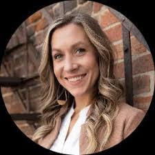 Karey Thompson's Instagram, Twitter & Facebook