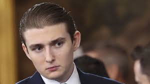 It looks like Barron Trump is trying to blend in with his college peers,  but his famous name and familiar face mean his attempts have been  ill-advised. Read More Below ⬇️