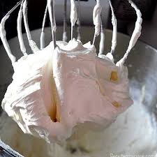 Luchtige Slagroom Op Z N Frans Slagroom Voedsel Ideeen Dessert Ideeen
