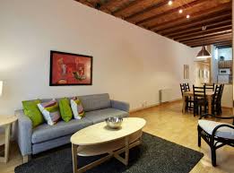 El alquiler de coches valencia aeropuerto es una de las opciones más populares para llegar del aeropuerto a la ciudad. Avenida Apartments 12 Valencia