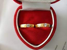 Tunangan merupakan salah satu langkah sebelum menuju hari pernikahan. Jual Cincin Emas Asli Kadar 875 Cincin Nikah Cincin Tungan Cincin Kawin Emas Asli Di Lapak Joseanshop Bukalapak