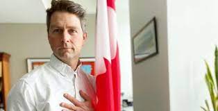 William amos was talking on the phone at his desk when he decided to urinate in a coffee cup rather than pause or in april, mr amos appeared on an internal government video feed completely naked. Tg95mbpwgzl1tm