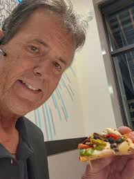 Head to Mod Pizza today off of 173 in Machesney Park to support your  favorite local swim team!! Go Rays!!