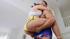 ▷ Maddie May in 2-In-1 Step-Niece Training Day (Photo 2) | Brazzers