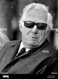 Warren earl burger hi-res stock photography and images