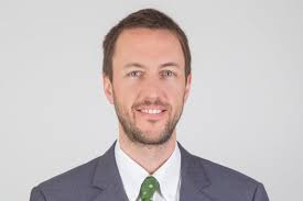 Arteaga Gorziglia nombra a Maximiliano Concha como director del área  Tributaria y Aduanera