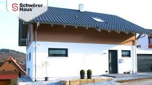 Will ein bauherr also schwörer haus in die engere wahl nehmen, ist das erst mal keine ganz schlechte entscheidung, weil schwörer nicht zu den schwarzen. Fertighaus Ab Eur 250 000 Bauen Wohnen Bei Schworerhaus Youtube