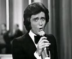 Da nada, che tra l'altro era anche la sua manager e ufficio stampa, il cantante ha avuto due figli, giovanni junior nato nel 1973 e giorgia nata nel 1976. Gianni Nazzaro Wikipedia