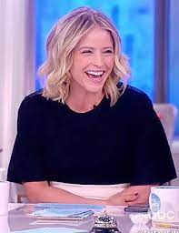 Sara S Black And White Colorblock Dress On The View Hair Styles Haircut And Color Hair Dos