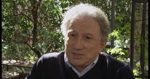 He has been on screen for so long and so permanently (in various shows and on different networks, both public and private). Bild Von Les Silences De Johnny Bild 8 Auf 10 Filmstarts De