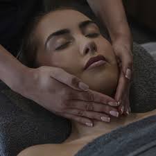 Calling all BLUE LIGHT WORKERS 📢 We've got an exclusive Spa Day for you!  For only £60pp enjoy... 💙 2 x 25-minute treatments from a choice of:  Express Facial, Frangipani Scrub, Frangipani