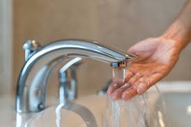 Many people attempt to turn the faucet handles tighter and inadvertently shred the seals even further. The 11 Best Bathtub Faucet 2021 Reviews Brand Updated