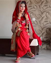 Pin By Babita On Punjabi Royal Brides Indian Bridal Dress Patiala Suit Wedding Bridal Suits Punjabi