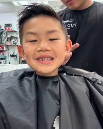 Happy Wednesday! Dash wanted to share his new haircut for the  summer☀️💇🏻‍♂️What do you think? 😆 #boyshaircut #kidstyles