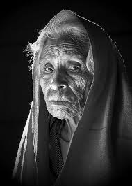 Black And White Old Woman Portrait Photography Pin By Ragnhildur Filippusdottir On Myndir Af Eldra Folki Interesting Faces Old Faces Portrait