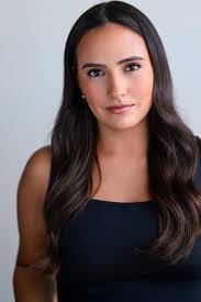 Lily Sanders's Instagram, Twitter & Facebook