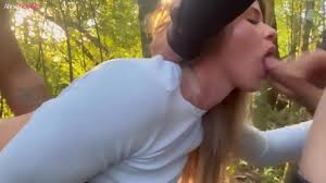 No parque loirinha fica com a BOCA CHEIA DE LEITINHO após chupar duas rolas  ao mesmo tempo - Aline Novak - XNXX.COM