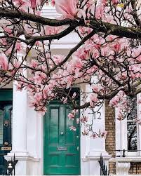 Elle Decor On Instagram A Stunning First Impression Regram Ananewyork In 2020 Exterior Paint Colors Elle Decor Exterior Paint