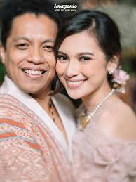 Meski saat ini sedang terjadi ketidakharmonisan antara dia dan arie serta ibunya. J Hq6oon3alinm