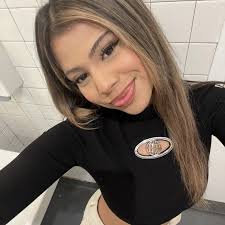 Destiny Ortiz (@deestinny_x)