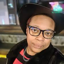 Good morning, I live in Nashville. I'm trying to run from a domestic  situation. I have 5 kids. I thought I was safe enough to call the police  but I could only