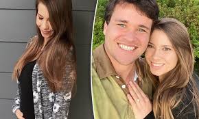 Submitted 1 year ago by eliuhoo. Bindi Irwin Shares A Sweet Picture As She Welcomes The Newest Member Of The Family Daily Mail Online