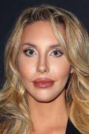 Amanda Lebon's Instagram, Twitter & Facebook