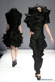 Origami Fashion Dramatic Sculptural Garments With Complex 3d Folded Structures Wearable Art Wouldn T Actually Wear But Fashion By Ana D Apuzzo Fashi