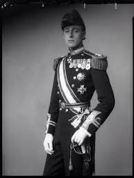 He is played by greg wise in seasons 1 and 2, and by charles dance in seasons 3 and 4 of the crown. Louis Mountbatten Earl Mountbatten Of Burma And First Cousin To King Edward Viii Aka The Duke Of Windsor British Royalty Admiral Of The Fleet Royal Navy