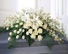 Flowers and a message are seen on lady margaret thatcher's coffin at the ceremonial funeral of former british prime minister baroness thatcher at st. Coffin Top Flower Arrangement Google Search Funeral Floral Arrangements Casket Flowers Funeral Flower Arrangements