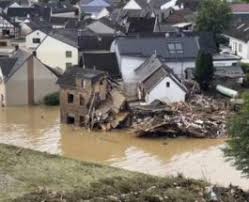 По их словам, они приехали только на следующий день после начала наводнения, когда вода уже начала сходить. Kubco5usyog3mm