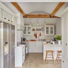 Grey shaker kitchen with white marble worktop savers thrift. Classic Kitchen Makeover With Pale Grey Shaker Cabinets And Carrara Marble Worktops